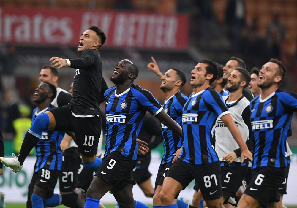 球迷：这队今天有夺冠气质