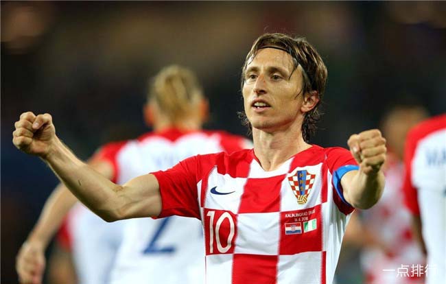 详解棒球规则中的触身球真假判定主审如何通过球的弹跳路径识别虚假