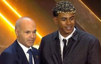 《生化危机9：安魂曲》双主角有两种不同的玩法风格