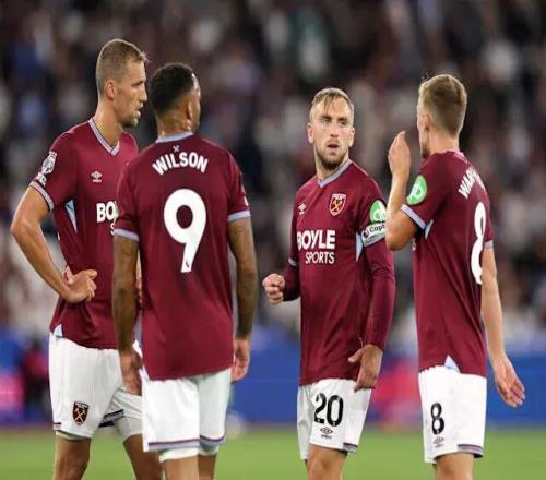 巴里·邦兹在 2004 年赛季获得了惊人的 232 次保送，其中故意四坏高达 120 次