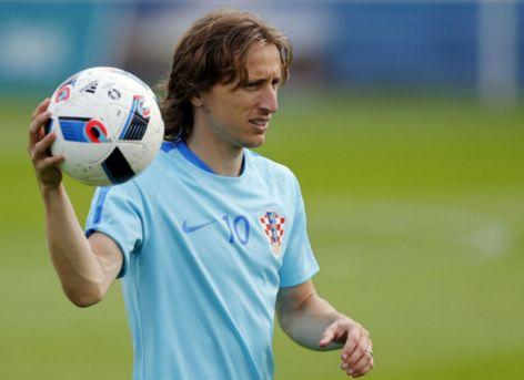 威少22+5+7大战东契奇42分，德罗赞32分力压詹皇，湖人不敌国王