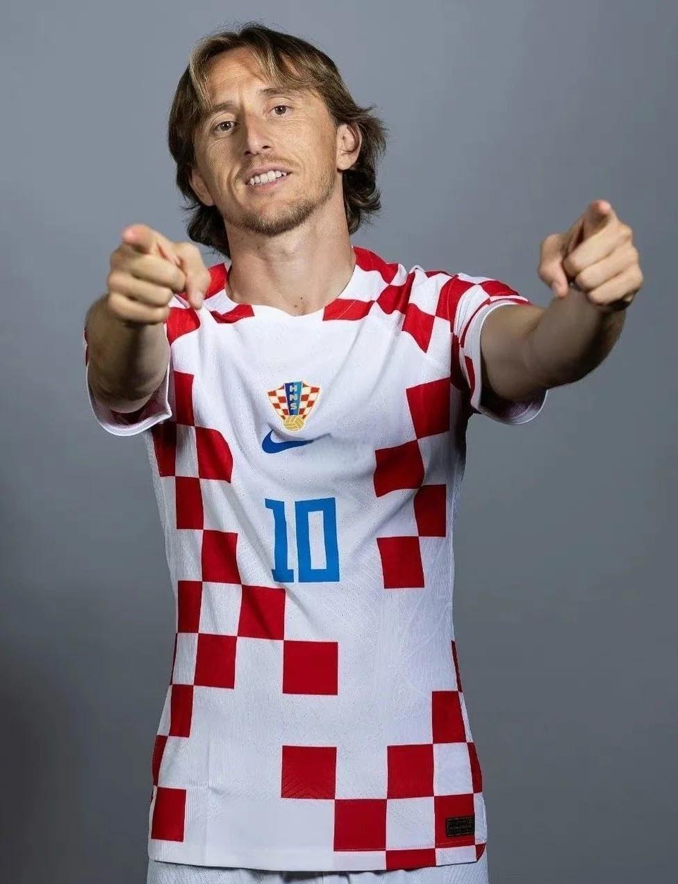 足球欧洲媒体评最佳11人阵容，无人争议