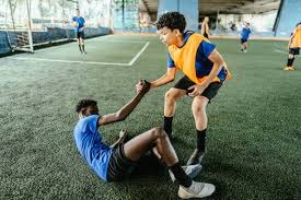 巴萨临时更换发布会人选，德容让位马丁内斯