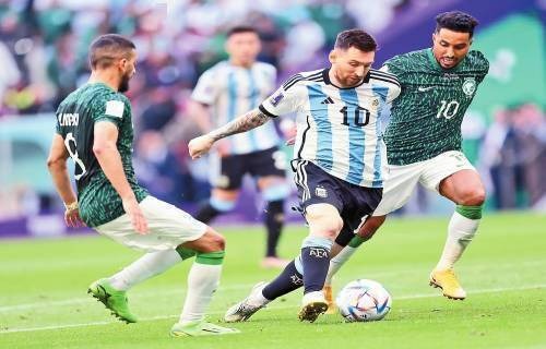 约基奇复出砍三双，掘金击退缺兵少将的雄鹿